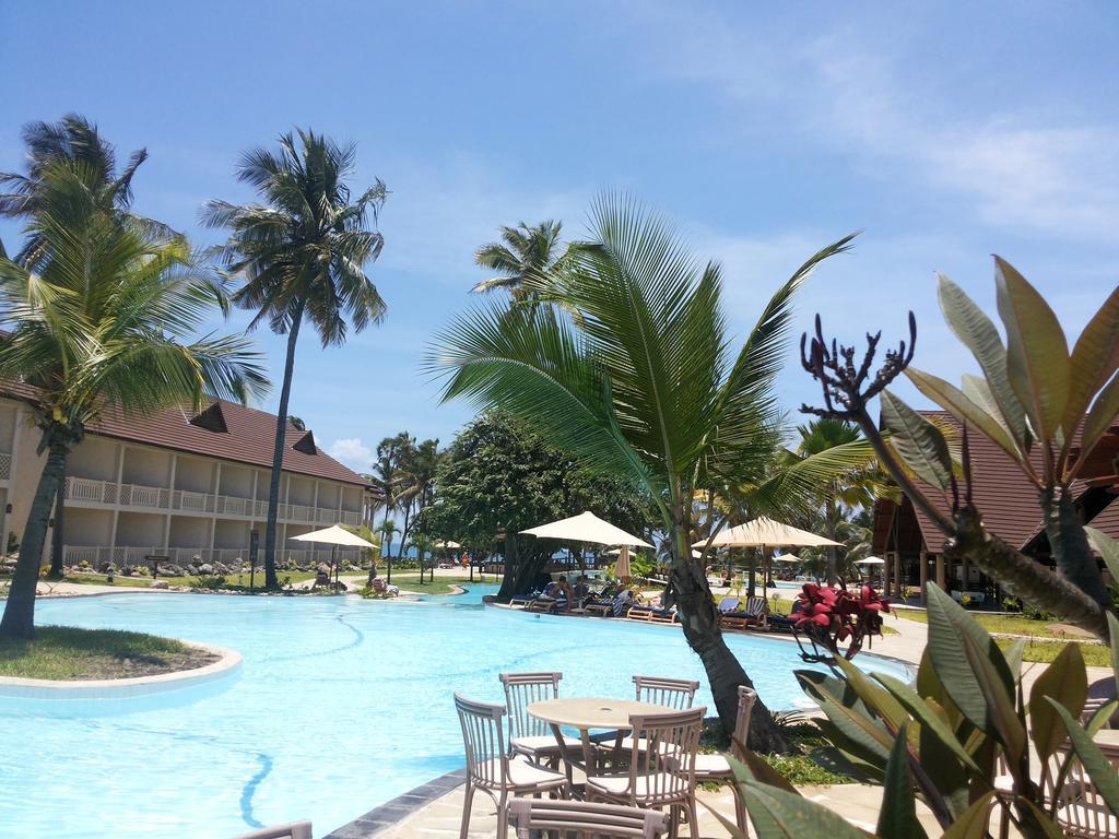 Amani Tiwi Beach Resort Exterior foto