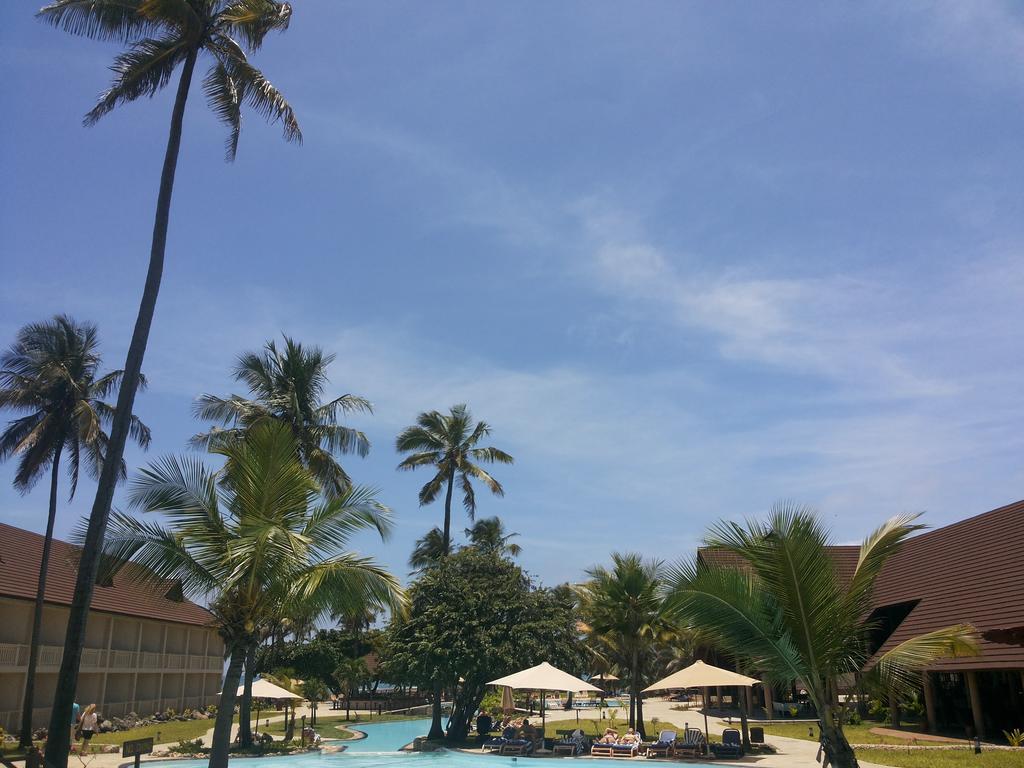 Amani Tiwi Beach Resort Exterior foto